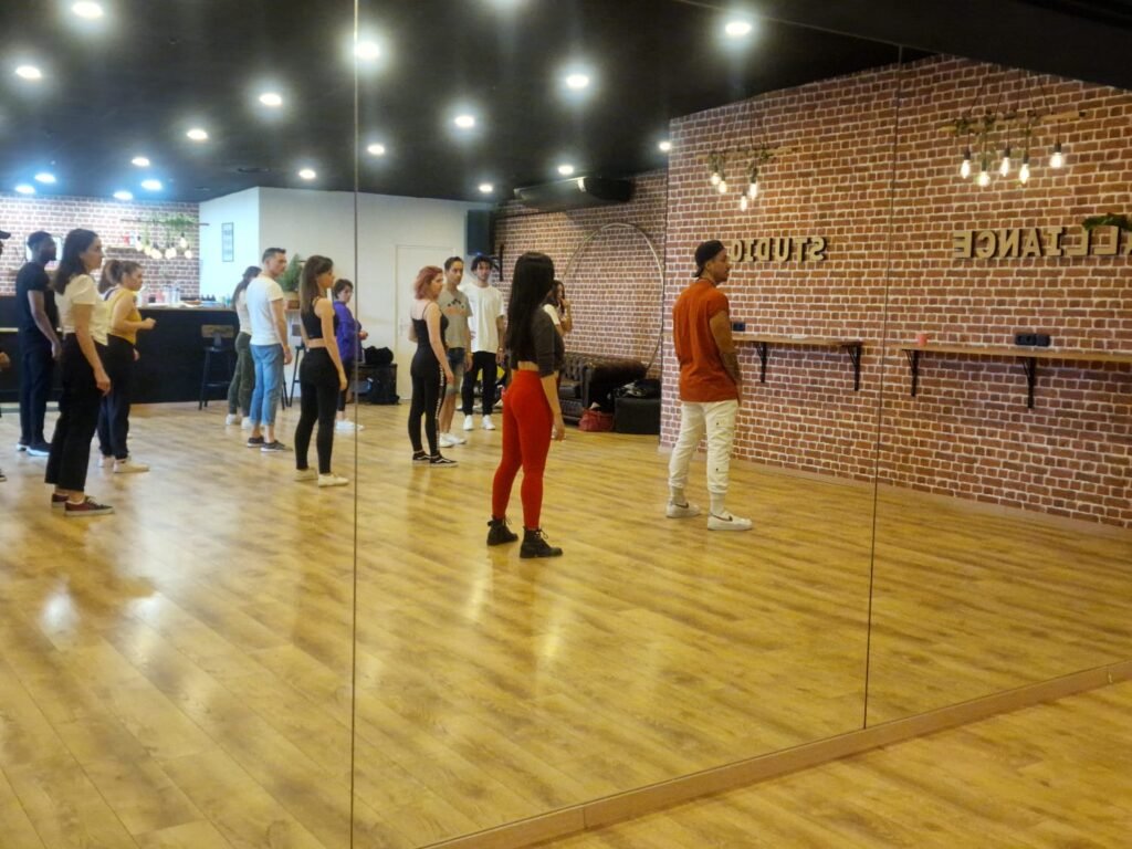 cours de salsa bachata kizomba à Vallauris proche de mougins mouans sartoux biot cannes antibes