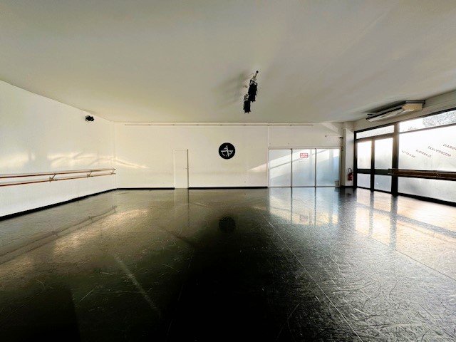 Salle de danse de 240 m² à Vallauris